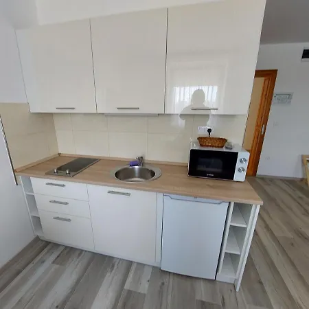 Laar Apartment *