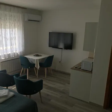Laar Apartment *