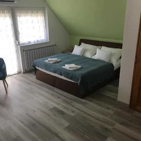 Laar Apartment *